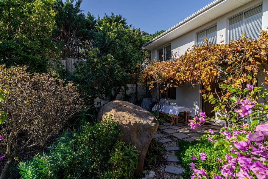 To Let 2 Bedroom Property for Rent in Camps Bay Western Cape